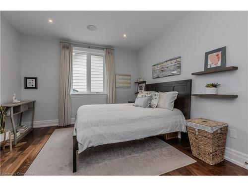 878 Shadeland Avenue, Burlington, ON - Indoor Photo Showing Bedroom