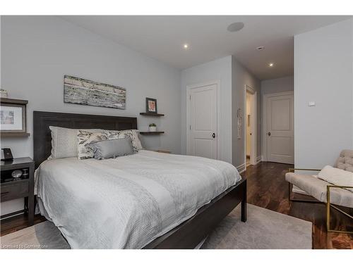 878 Shadeland Avenue, Burlington, ON - Indoor Photo Showing Bedroom