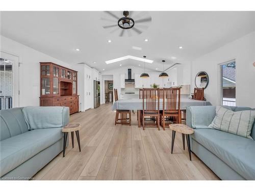 486 Winniett Street, Caledonia, ON - Indoor Photo Showing Living Room