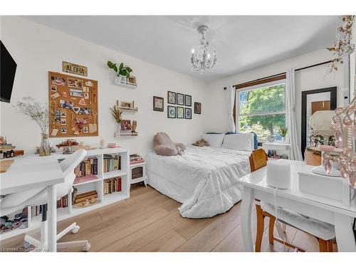 486 Winniett Street, Caledonia, ON - Indoor Photo Showing Bedroom