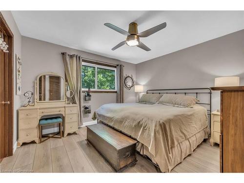 486 Winniett Street, Caledonia, ON - Indoor Photo Showing Bedroom