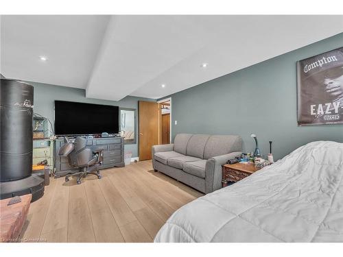 486 Winniett Street, Caledonia, ON - Indoor Photo Showing Bedroom