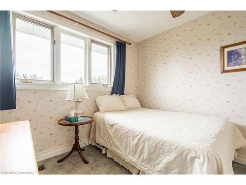 2611 Trinity Church Road, Binbrook, ON - Indoor Photo Showing Bedroom