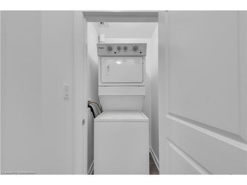 406-460 Dundas Street E, Waterdown, ON - Indoor Photo Showing Laundry Room