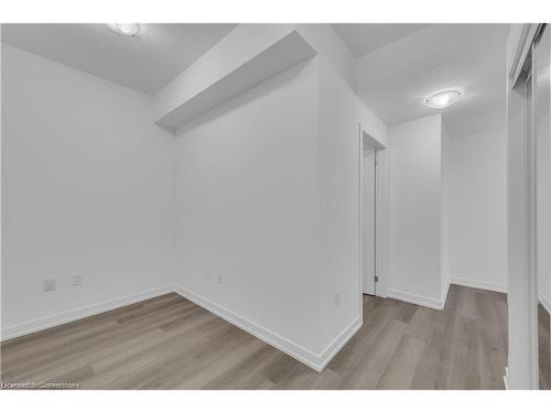 406-460 Dundas Street E, Waterdown, ON - Indoor Photo Showing Other Room