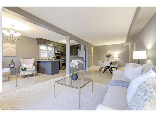 487 Dewitt Road, Stoney Creek, ON - Indoor Photo Showing Living Room