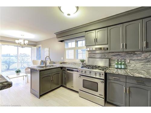 487 Dewitt Road, Stoney Creek, ON - Indoor Photo Showing Kitchen With Double Sink With Upgraded Kitchen