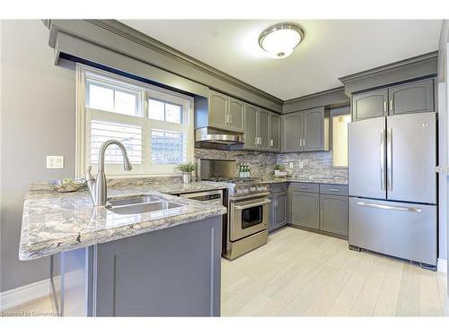 487 Dewitt Road, Stoney Creek, ON - Indoor Photo Showing Kitchen With Double Sink With Upgraded Kitchen