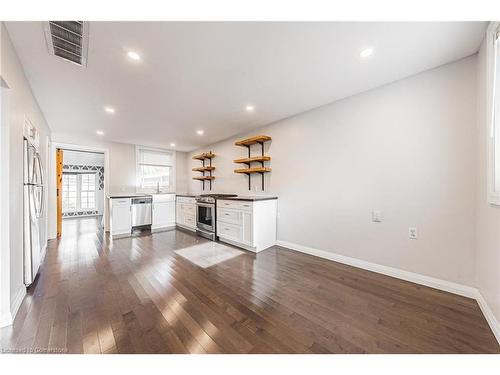 189 Crockett Street, Hamilton, ON - Indoor Photo Showing Living Room