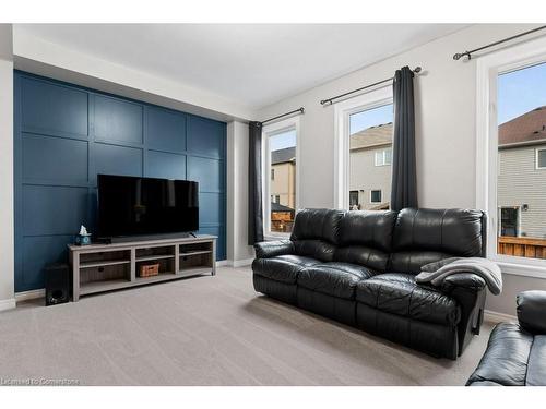 119 Brigham Avenue, Binbrook, ON - Indoor Photo Showing Living Room