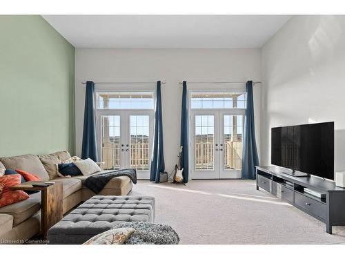 119 Brigham Avenue, Binbrook, ON - Indoor Photo Showing Living Room