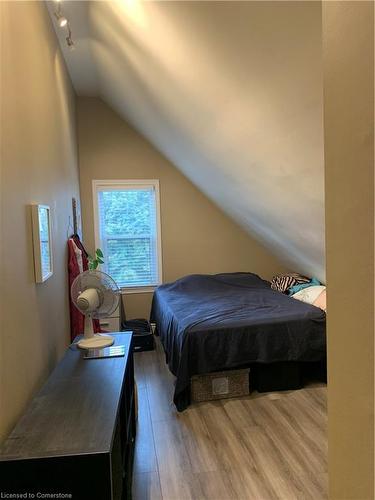 14 Bold Street, Hamilton, ON - Indoor Photo Showing Bedroom