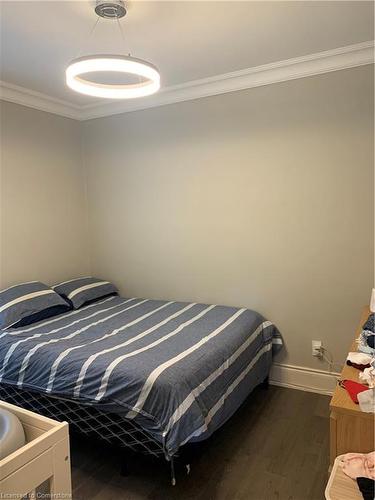 14 Bold Street, Hamilton, ON - Indoor Photo Showing Bedroom