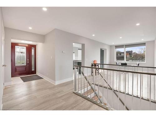 827 Ridge Road, Stoney Creek, ON - Indoor Photo Showing Other Room