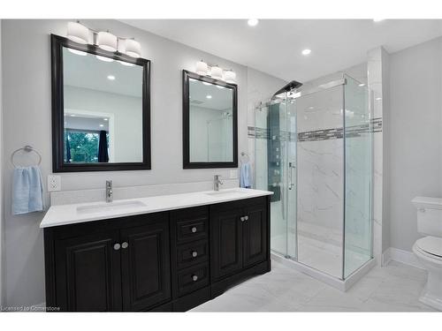 827 Ridge Road, Stoney Creek, ON - Indoor Photo Showing Bathroom