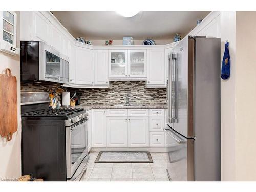 41-2301 Cavendish Drive, Burlington, ON - Indoor Photo Showing Kitchen