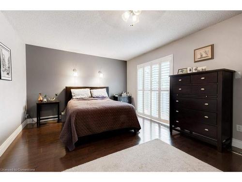 41-2301 Cavendish Drive, Burlington, ON - Indoor Photo Showing Bedroom