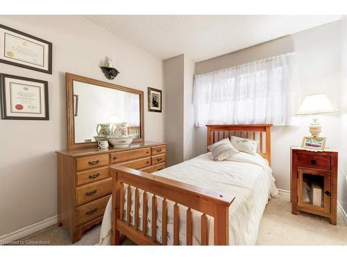 41-2301 Cavendish Drive, Burlington, ON - Indoor Photo Showing Bedroom