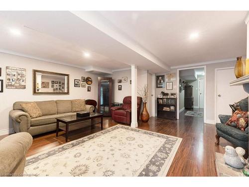 41-2301 Cavendish Drive, Burlington, ON - Indoor Photo Showing Living Room