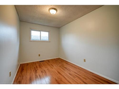 4-394 Springbank Avenue, Woodstock, ON - Indoor Photo Showing Other Room