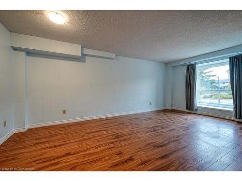 4-394 Springbank Avenue, Woodstock, ON - Indoor Photo Showing Other Room