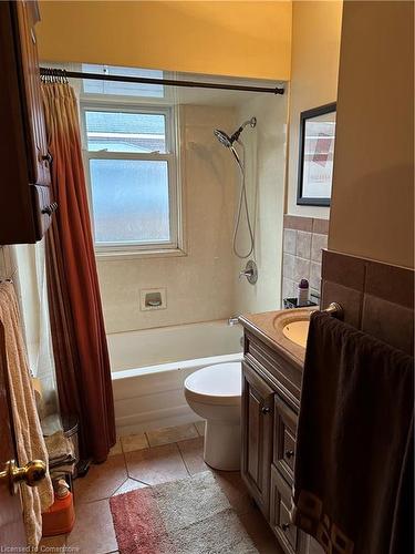 627 Upper Sherman Avenue, Hamilton, ON - Indoor Photo Showing Bathroom