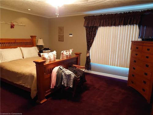 100 Broad Road, Haldimand, ON - Indoor Photo Showing Bedroom