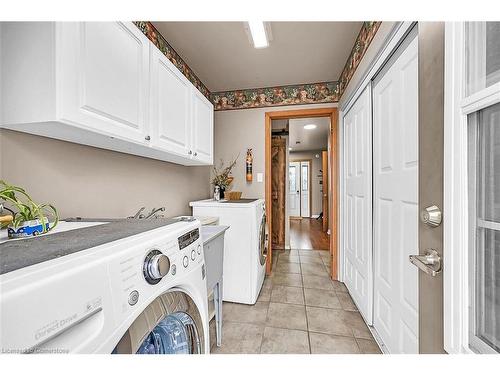 3173 Young Road, Caledonia, ON - Indoor Photo Showing Laundry Room