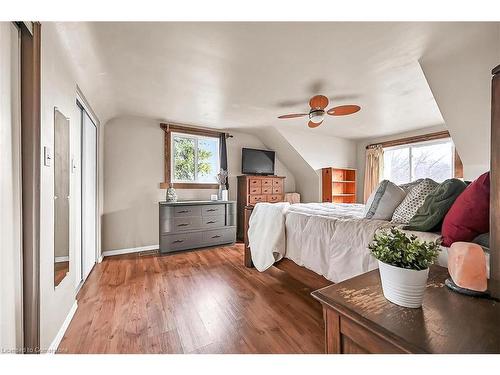 3173 Young Road, Caledonia, ON - Indoor Photo Showing Bedroom