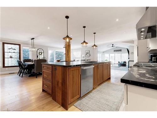 775 Falcon Boulevard, Burlington, ON - Indoor Photo Showing Kitchen