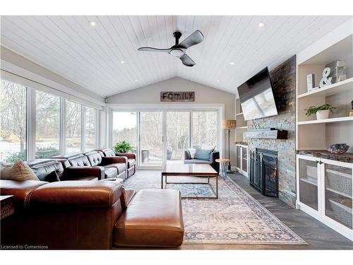 775 Falcon Boulevard, Burlington, ON - Indoor Photo Showing Living Room With Fireplace