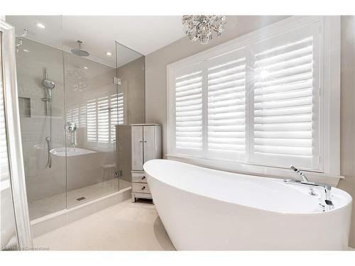 775 Falcon Boulevard, Burlington, ON - Indoor Photo Showing Bathroom