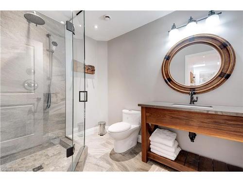 775 Falcon Boulevard, Burlington, ON - Indoor Photo Showing Bathroom