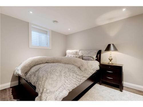 775 Falcon Boulevard, Burlington, ON - Indoor Photo Showing Bedroom