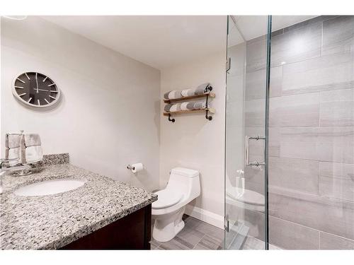 775 Falcon Boulevard, Burlington, ON - Indoor Photo Showing Bathroom