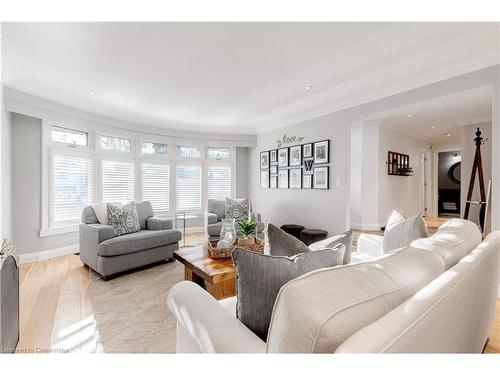 775 Falcon Boulevard, Burlington, ON - Indoor Photo Showing Living Room