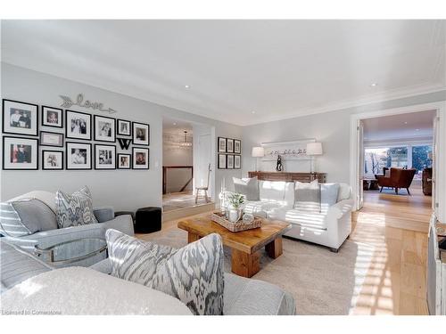 775 Falcon Boulevard, Burlington, ON - Indoor Photo Showing Living Room