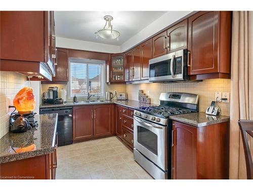 28 Elderberry Avenue, Grimsby, ON - Indoor Photo Showing Kitchen With Double Sink