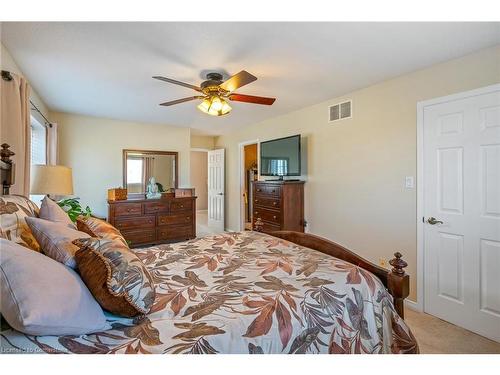 28 Elderberry Avenue, Grimsby, ON - Indoor Photo Showing Bedroom