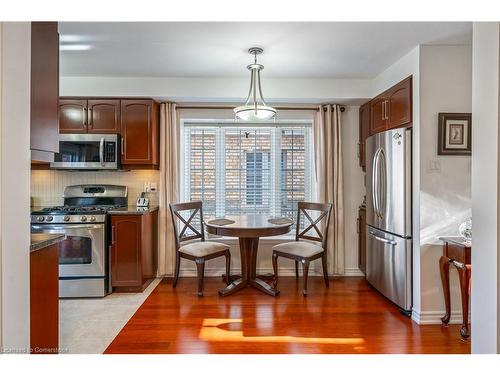 28 Elderberry Avenue, Grimsby, ON - Indoor Photo Showing Kitchen