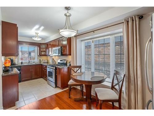 28 Elderberry Avenue, Grimsby, ON - Indoor Photo Showing Other Room