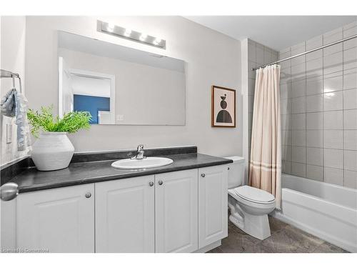 7 Savage Drive, Waterdown, ON - Indoor Photo Showing Bathroom