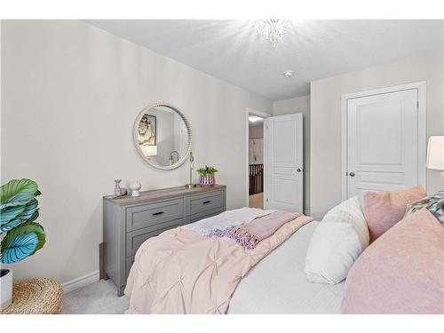 7 Savage Drive, Waterdown, ON - Indoor Photo Showing Bedroom