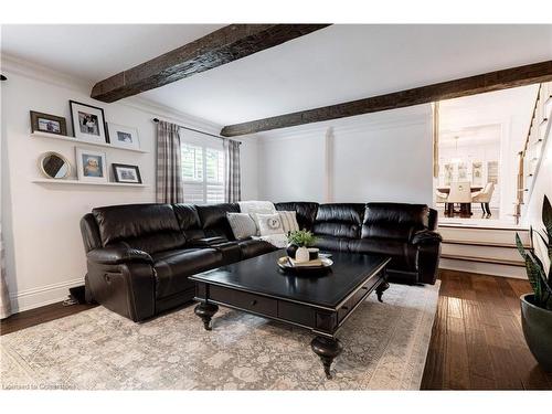 4190 Spruce Avenue, Burlington, ON - Indoor Photo Showing Living Room