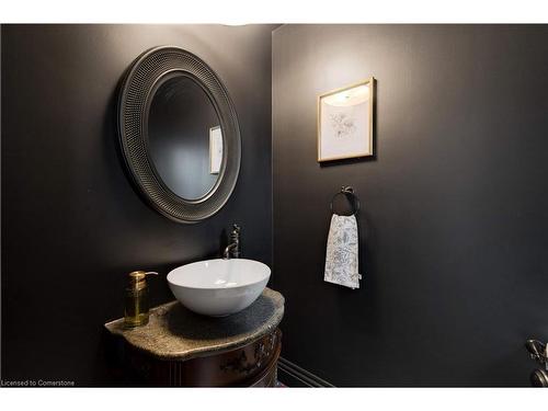 4190 Spruce Avenue, Burlington, ON - Indoor Photo Showing Bathroom