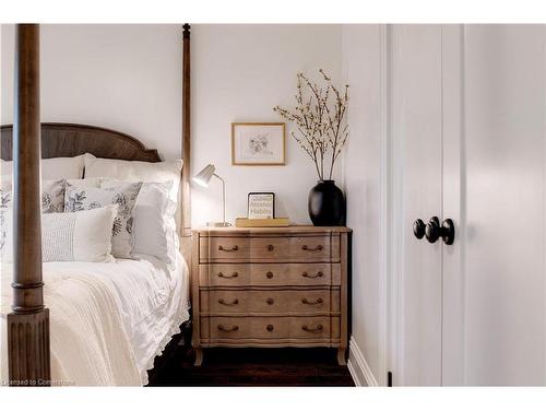 4190 Spruce Avenue, Burlington, ON - Indoor Photo Showing Bedroom