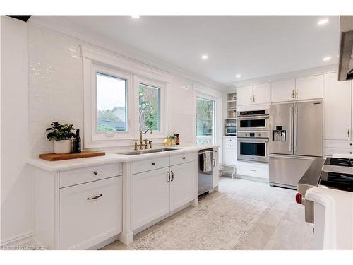 4190 Spruce Avenue, Burlington, ON - Indoor Photo Showing Kitchen