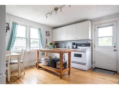 1125 Cannon Street E, Hamilton, ON - Indoor Photo Showing Kitchen