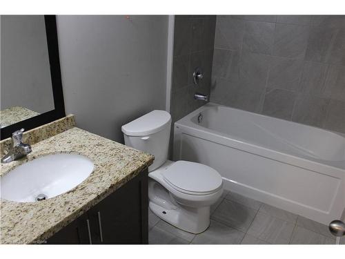 250 Nashville Circle, Hamilton, ON - Indoor Photo Showing Bathroom