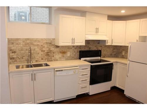 250 Nashville Circle, Hamilton, ON - Indoor Photo Showing Kitchen With Double Sink